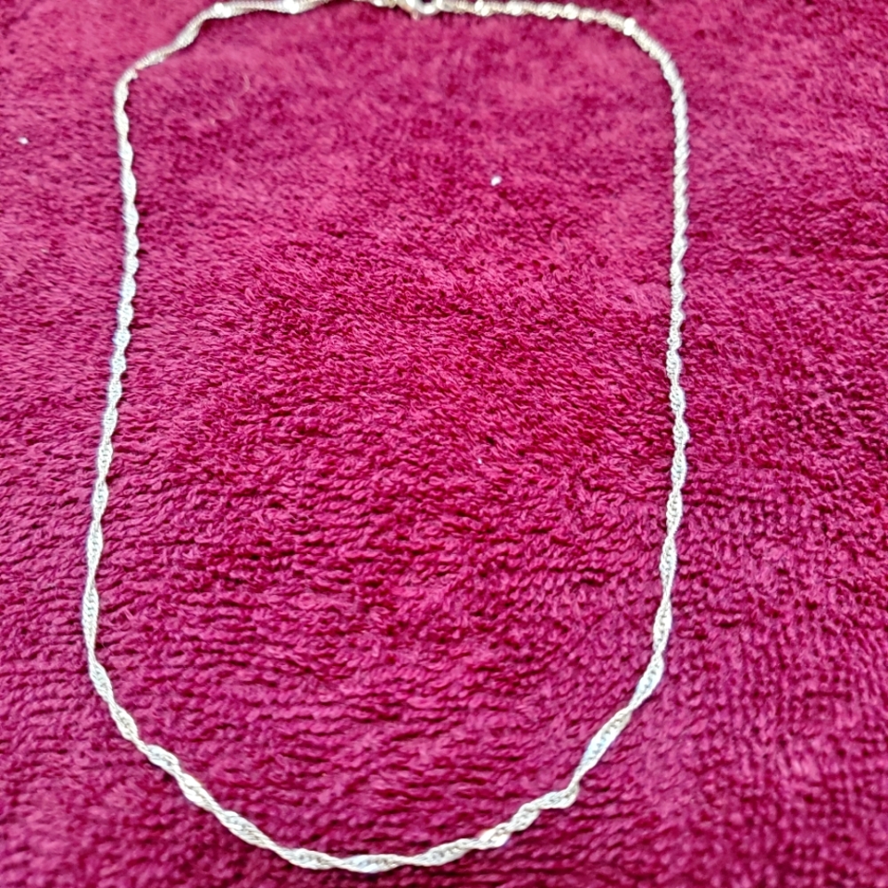 Silvertone chain